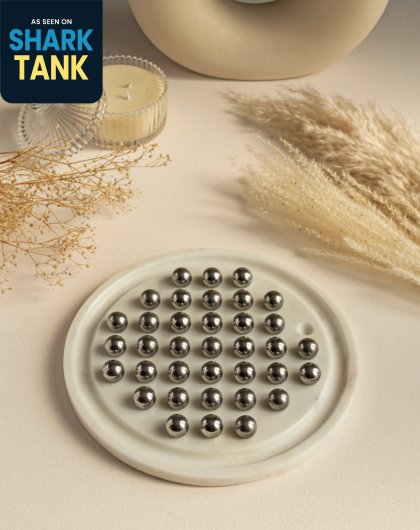 Marble Solitaire Game (Choose Options)